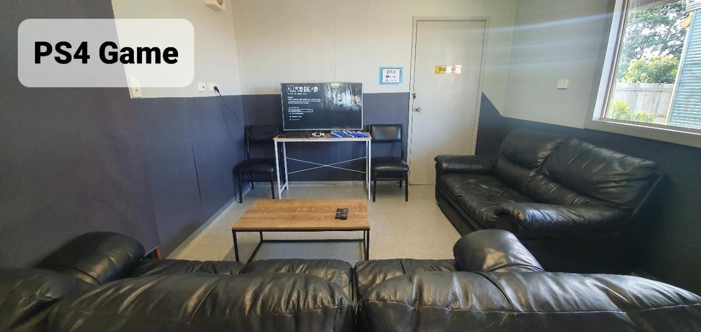 Palm Tree Backpackers Hostel Bundaberg Bagian luar foto